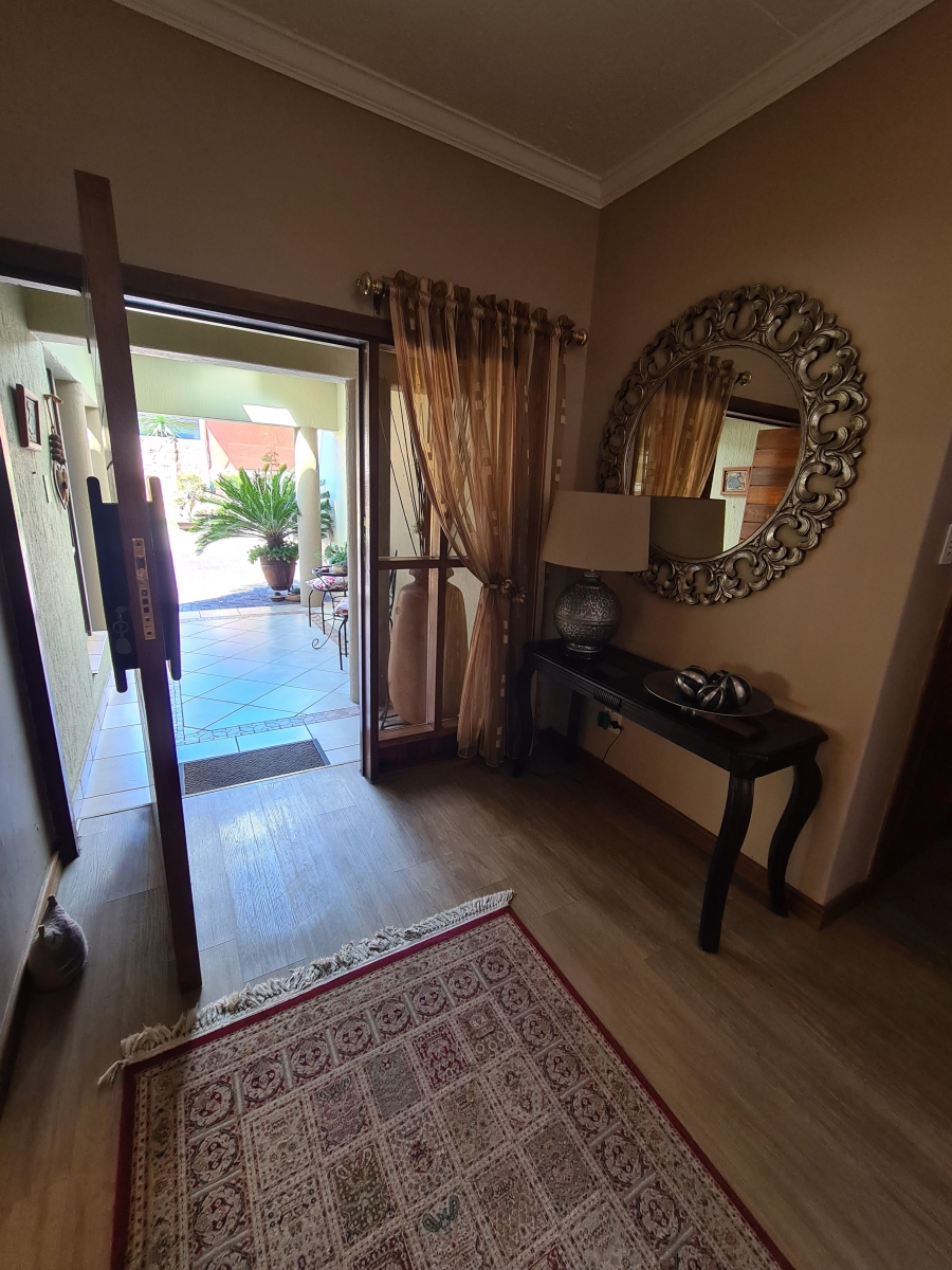 5 Bedroom Property for Sale in Maraldi Estate Free State
